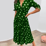 Monica™ | Tyylikäs pilkullinen mekko