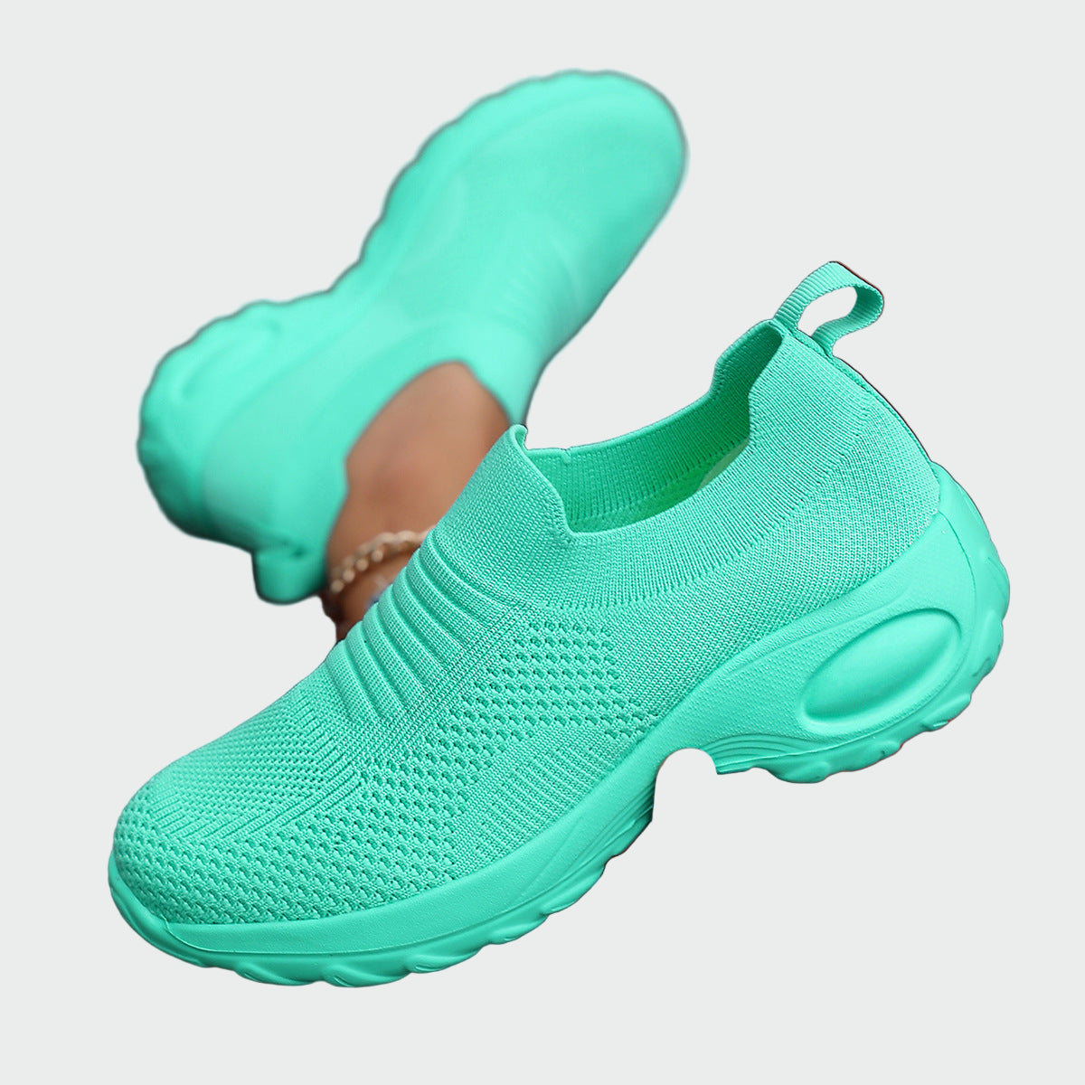 Věnceslava Neodolatelná kaupunkityyliset slip-on-tennarit