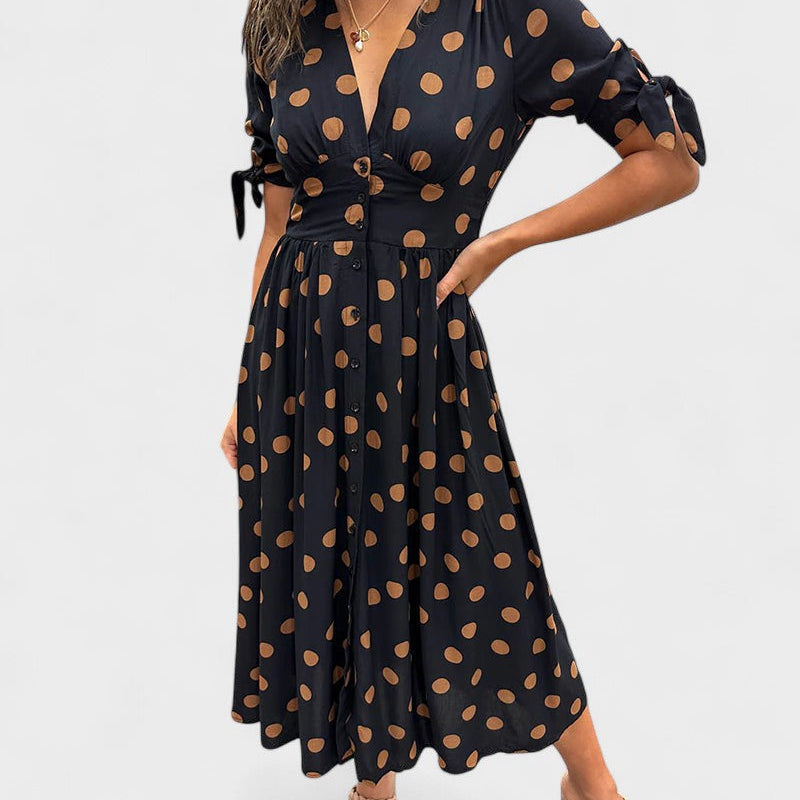Monica™ | Tyylikäs pilkullinen mekko